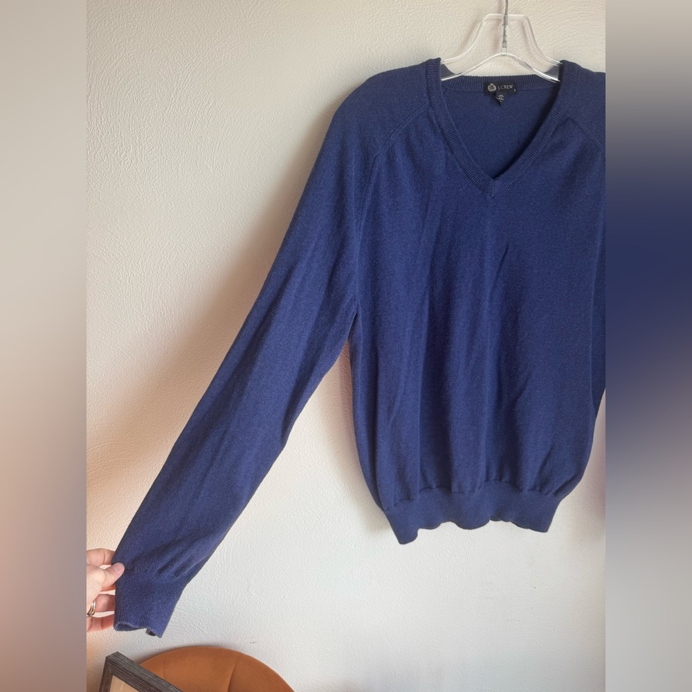 J.Crew Men's Blue V-Neck Cotton Blend Sweater - Picture 4 of 6